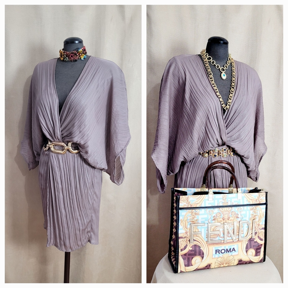 Pleated Dress / 8 - Picture 6 of 11